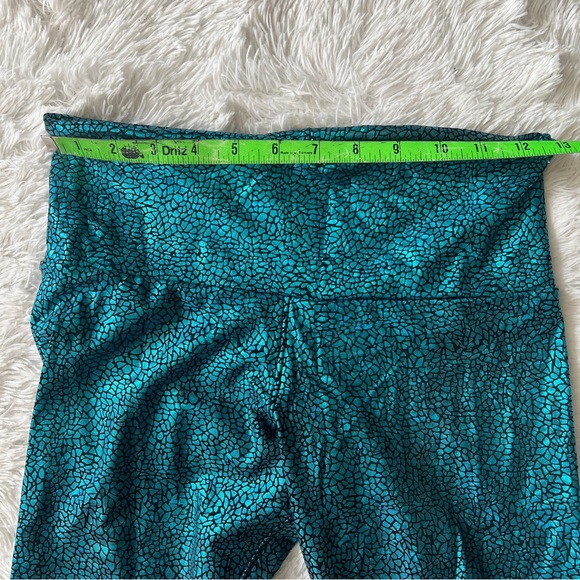 Mosaic Metallic Print Leggings - Picture 3 of 6